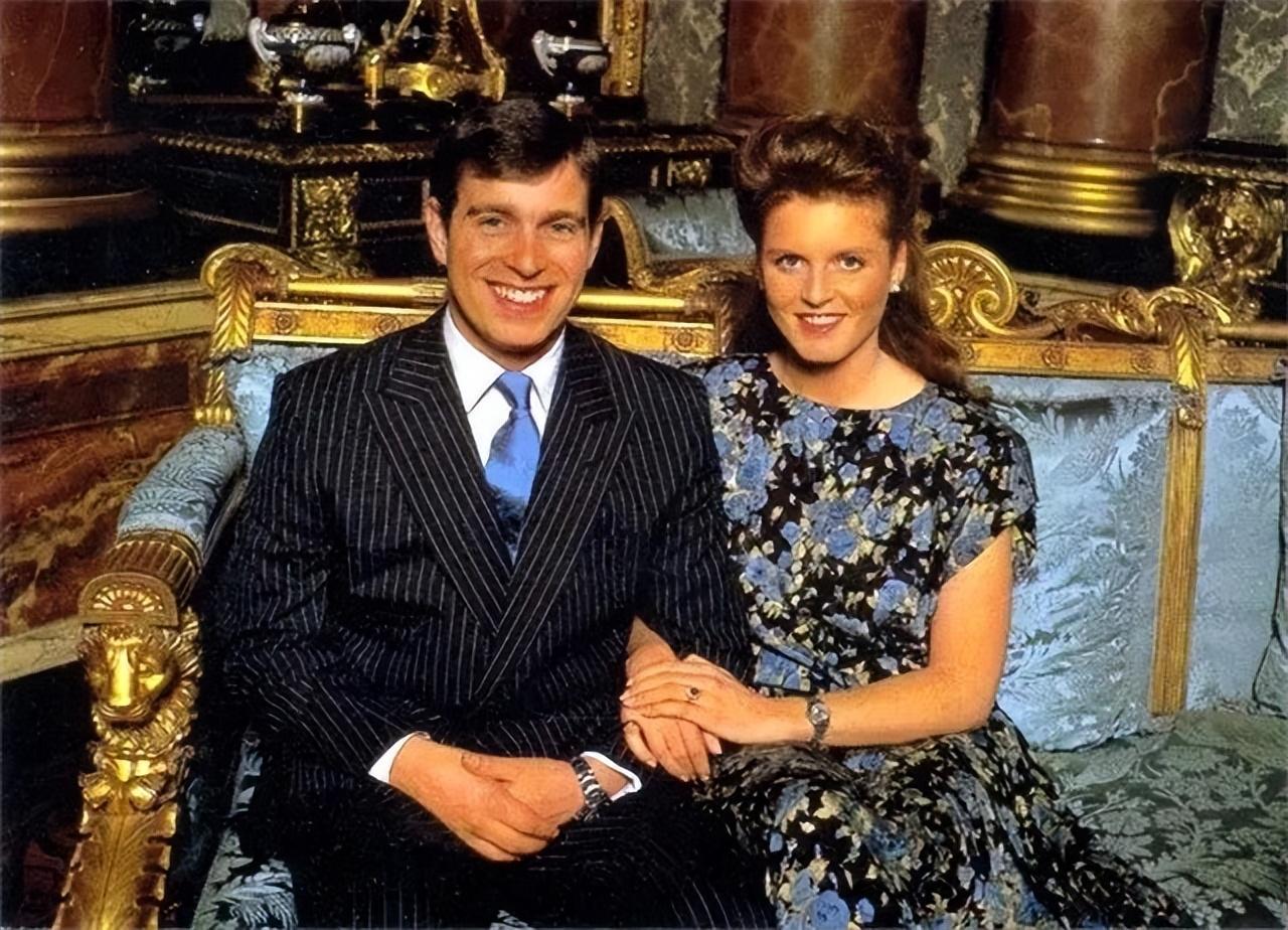 1992年,33岁的英国王妃被37岁富豪跪舔脚趾,堪称王室最大的丑闻