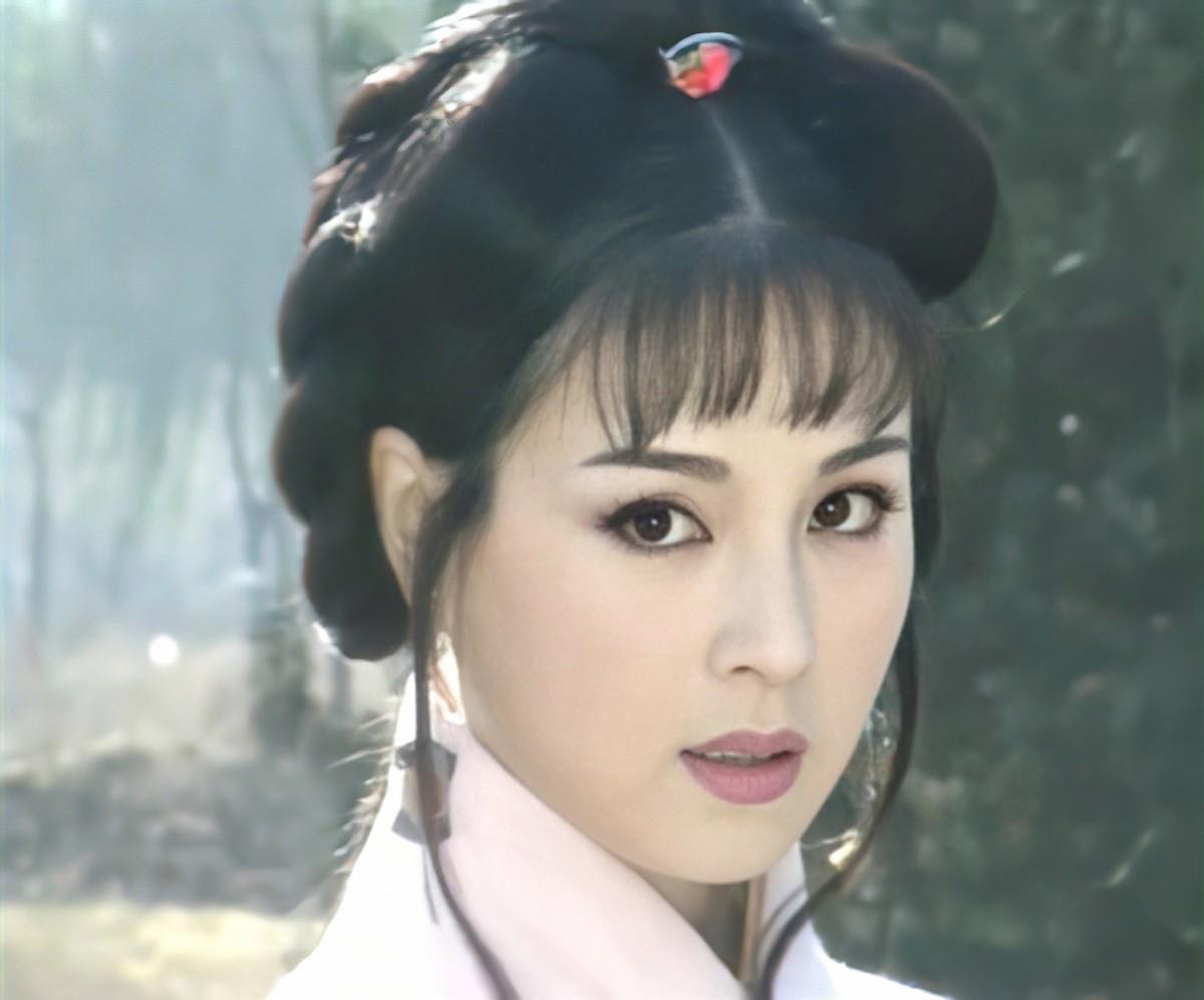 赵明明读大学期间,就曾出演过电视剧.