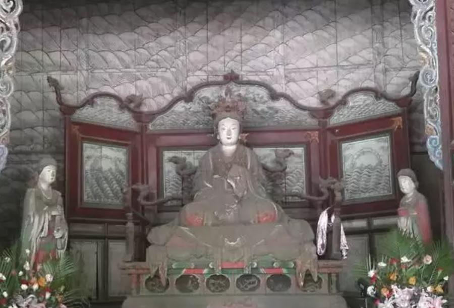 圣母殿圣母塑像"圣母殿"创建于北宋天圣年间,这段时间正是皇后刘娥