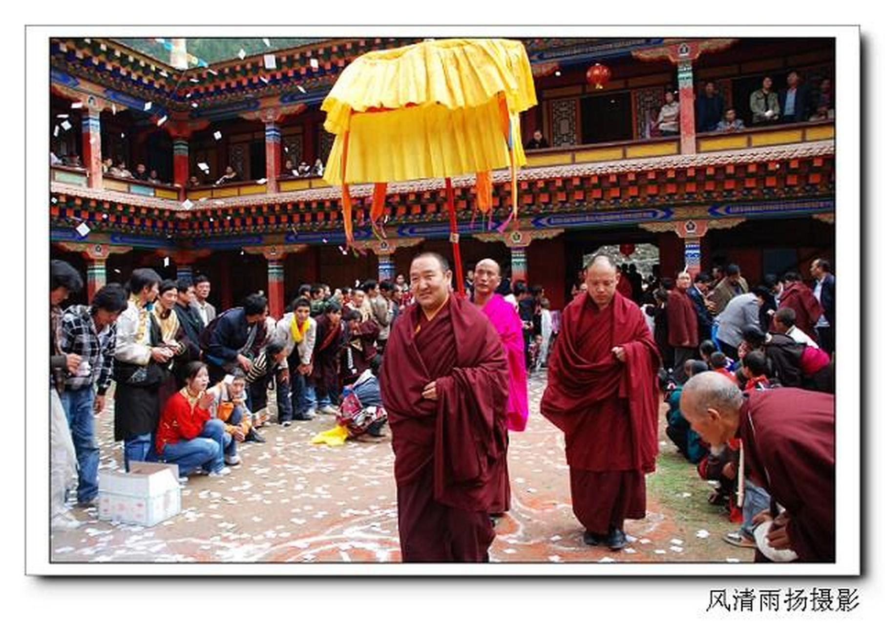 活佛是藏传佛教中修行成就高僧的尊称,拥有宗教指导,寺庙管理,转世