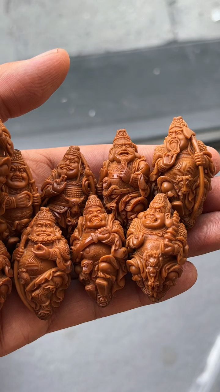 手工橄榄核雕作品欣赏