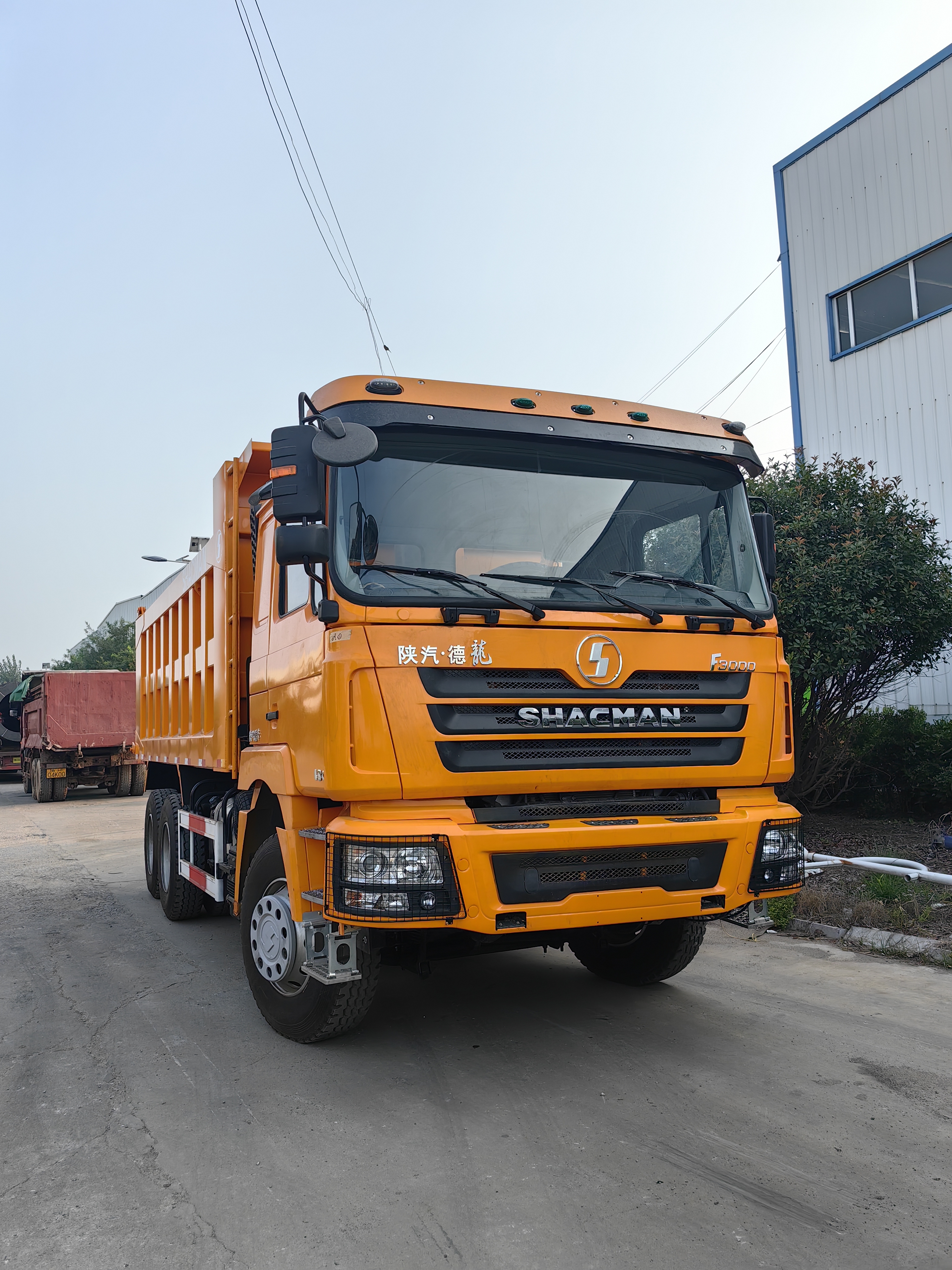 陕汽德龙自卸车出口