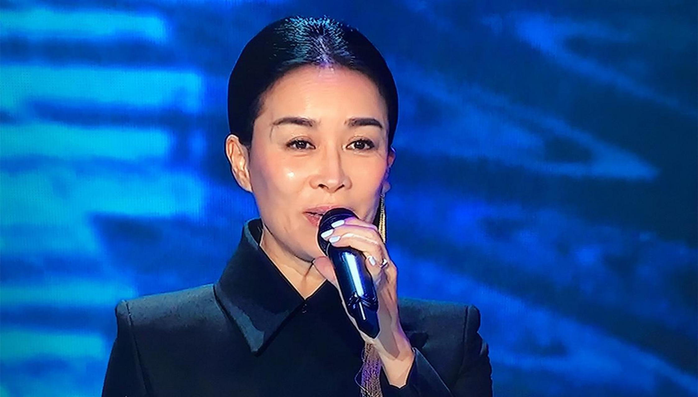 自从那英和梁静做了邻居后,都快愁死了!