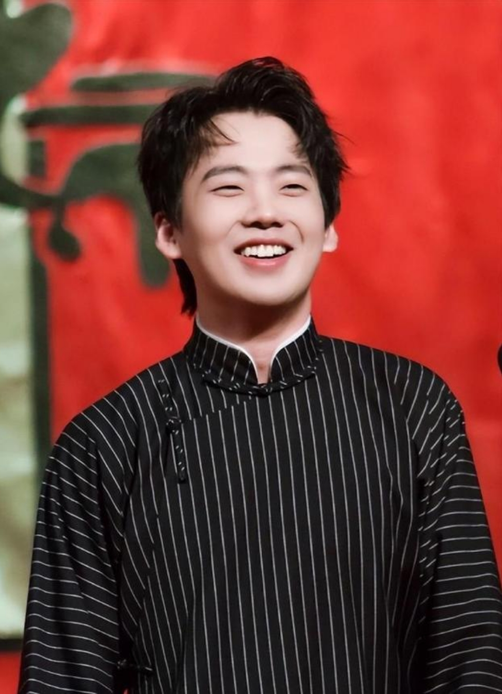 现实中的郭麒麟怎么没带金项圈?