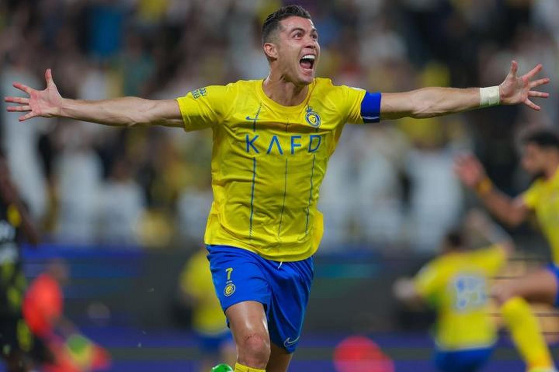 c罗梅开二度打破沙特联赛进球记录,赛季出场31次贡献35球12助,荣膺