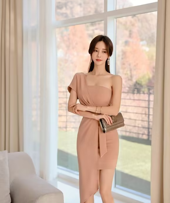 色彩:暖绒馨彩的色调,充满了温馨与浪漫的气息,与罗曼蒂克的风格相