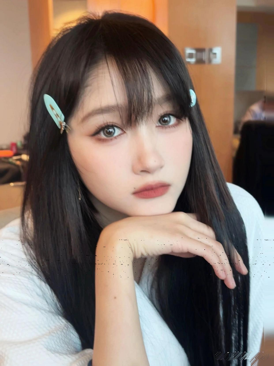 关晓彤又接长发了