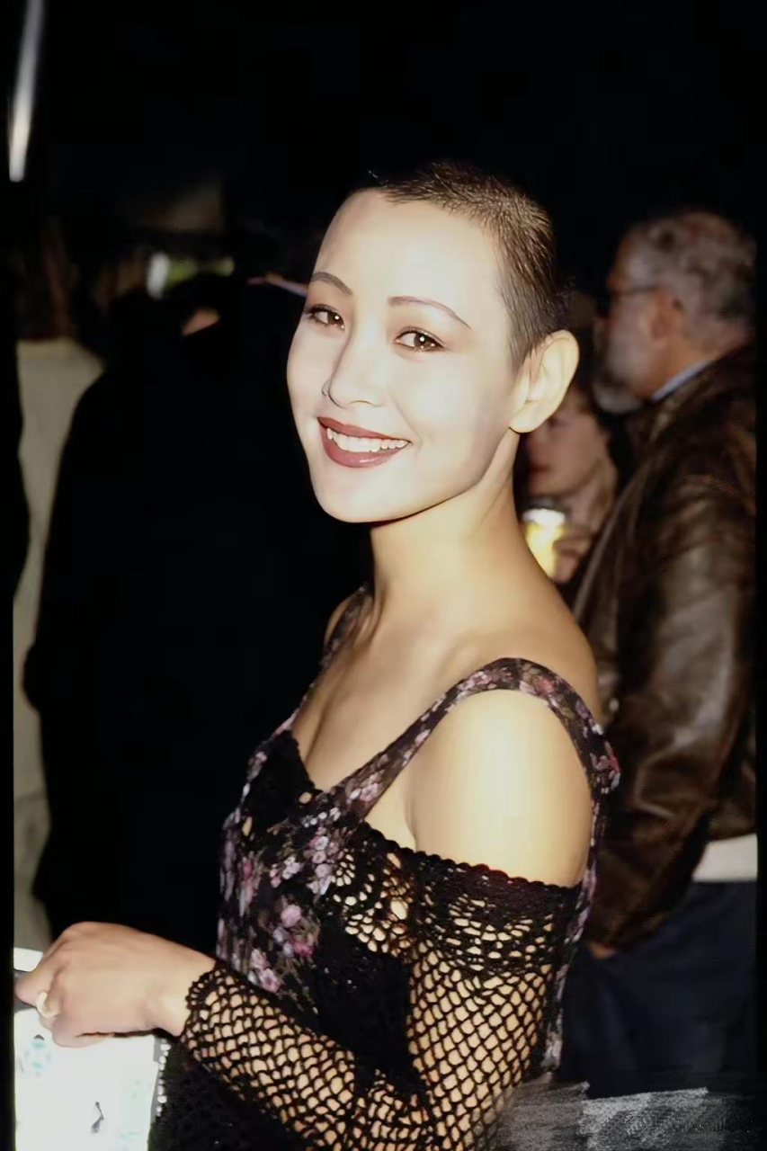 陈冲年轻时也太前卫了