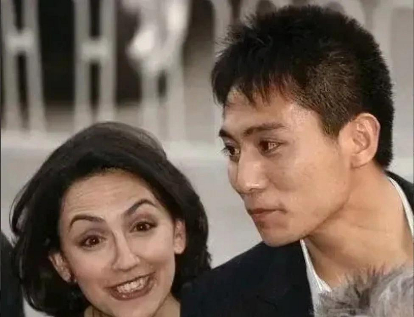 刘烨的妻子安娜有点显老