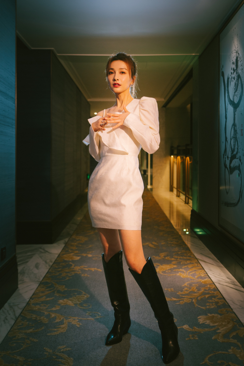 细品吴昕美腿,精选组图带你领略优雅风采