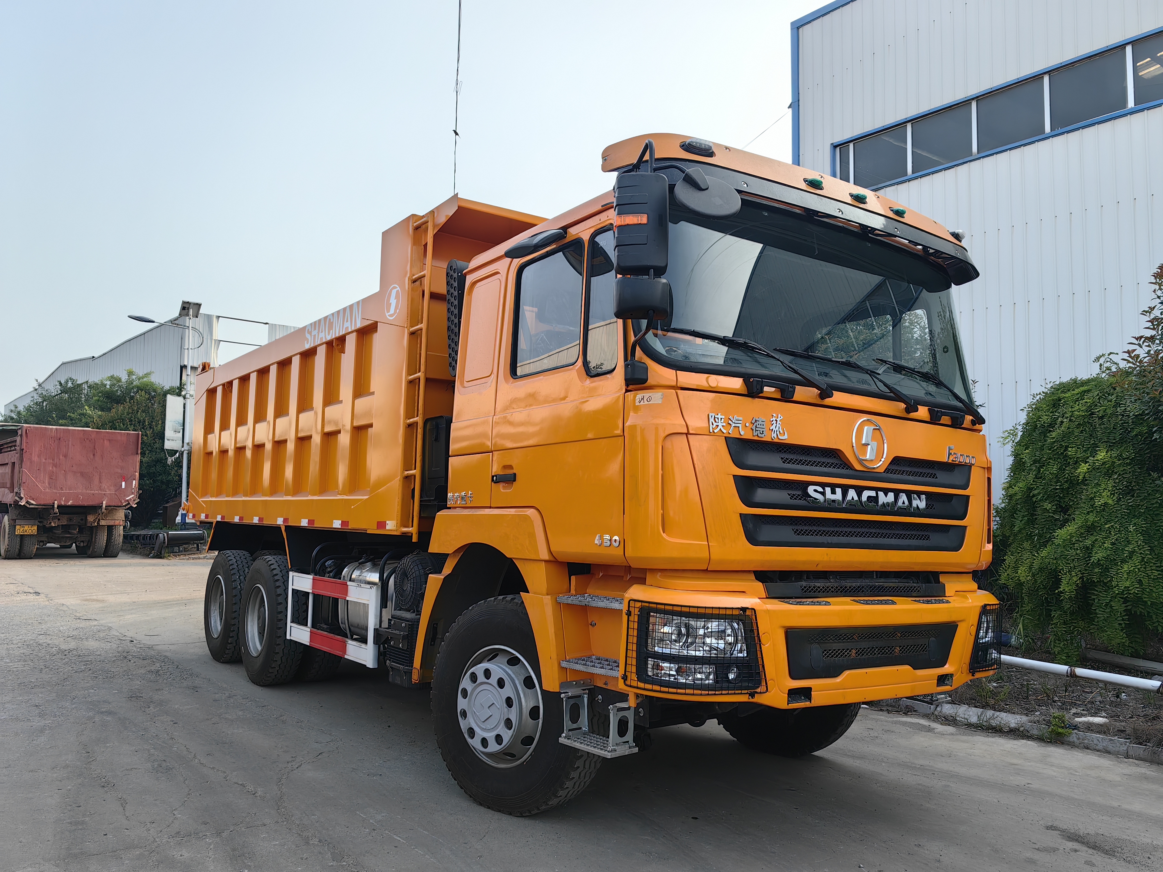 陕汽德龙自卸车出口