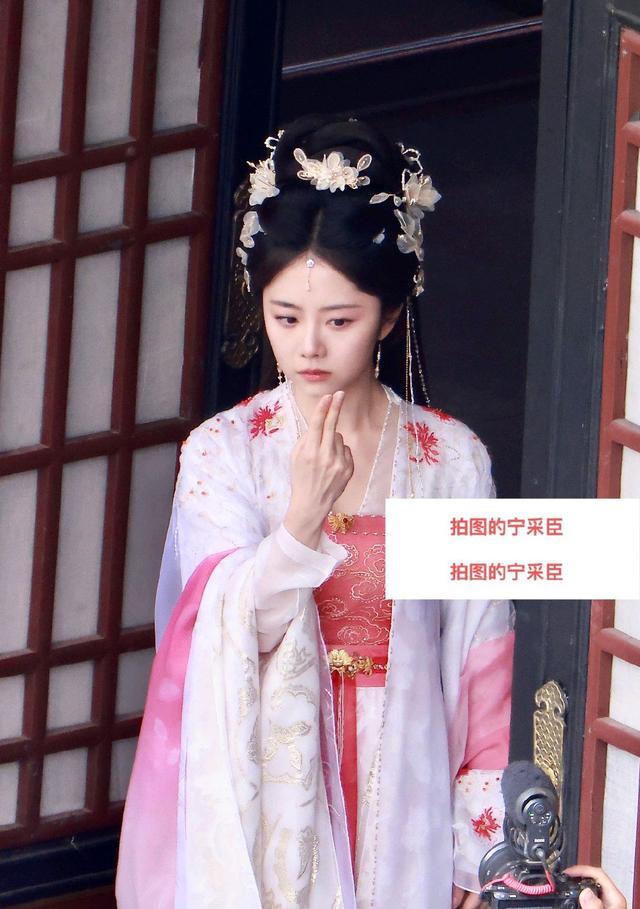 谭松韵又一部好剧来袭,造型贼拉可爱,男主真的太帅了