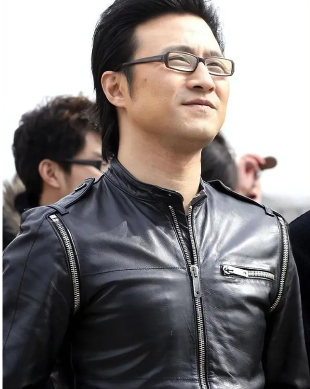 玩大了!汪峰成都30周年演唱会0元购,网友:森林北要被求婚!