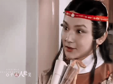 其实单看欧阳奋强的长相并不算特别出挑,但杨树云老师的巧手向来有鬼