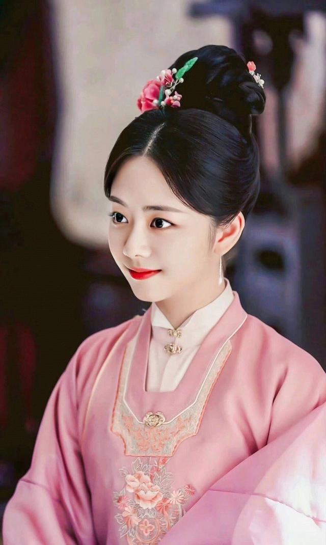 谭松韵又一部好剧来袭,造型贼拉可爱,男主真的太帅了