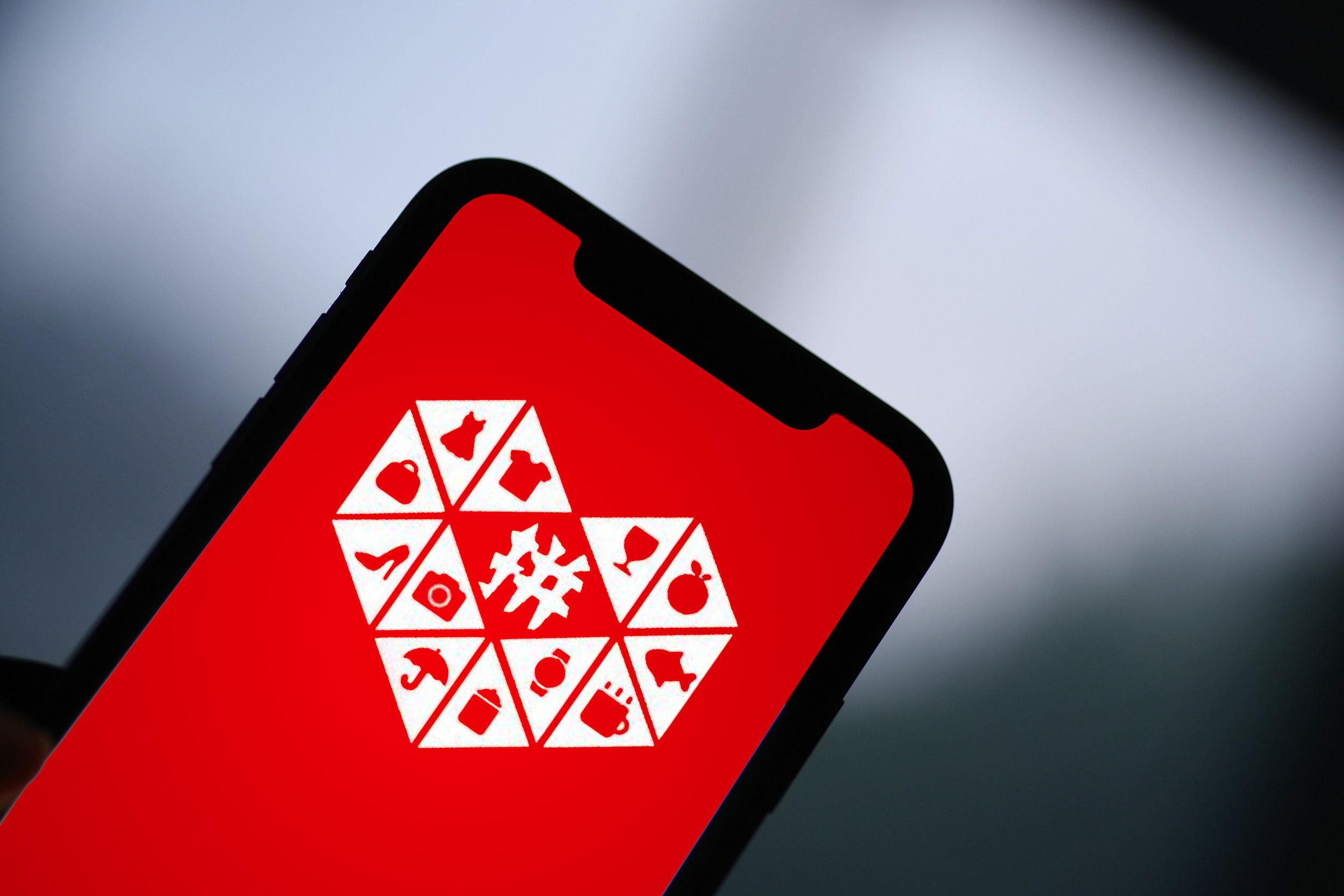 拼多多老总黄铮:放弃首富做"首善",无偿捐出1000亿,功成身退