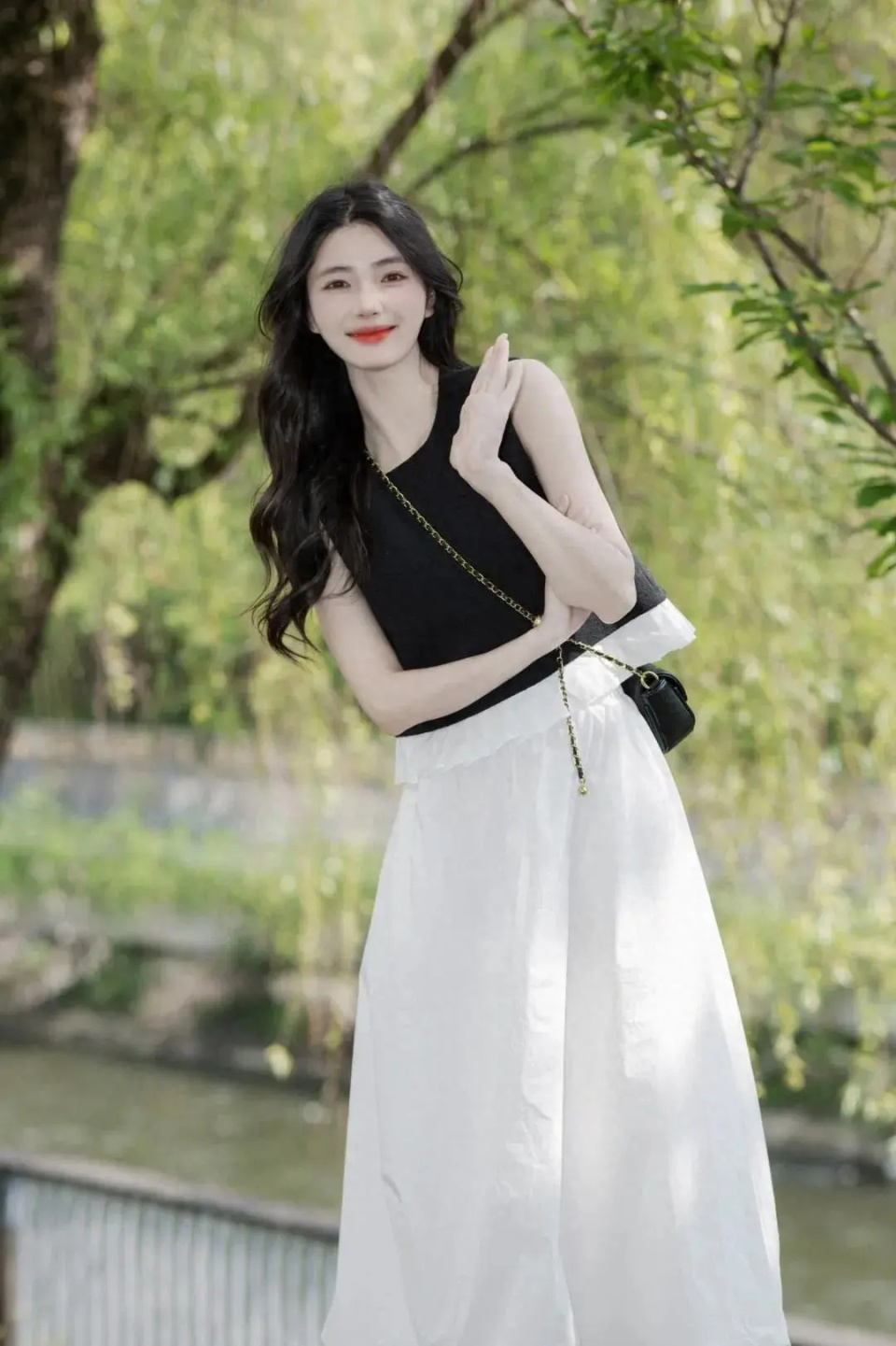 夏天适合穿搭的5种半身裙,遮胯显瘦,时髦又提升档次,谁穿谁美