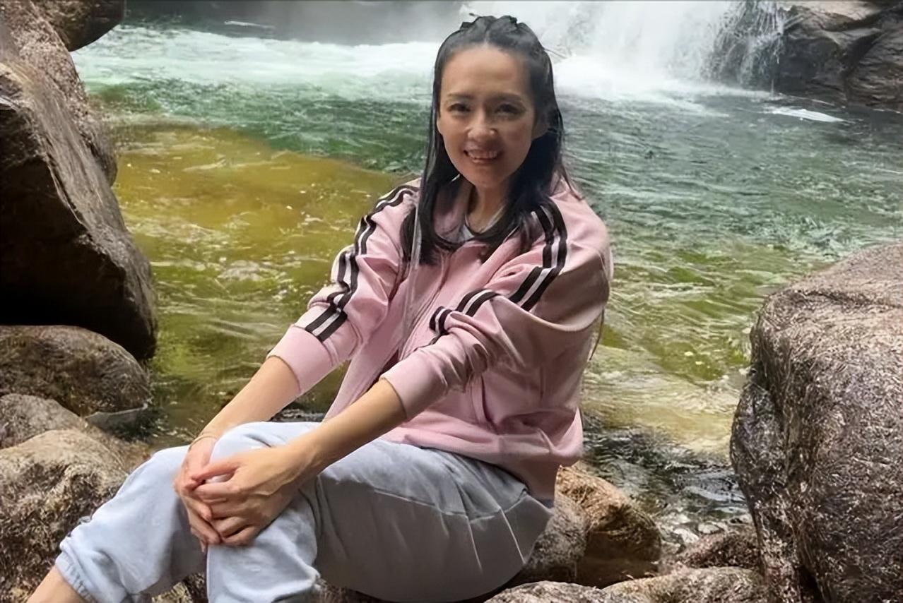 同是汪峰的基因,将章子怡女儿和葛荟婕女儿放一起,差别就出来了