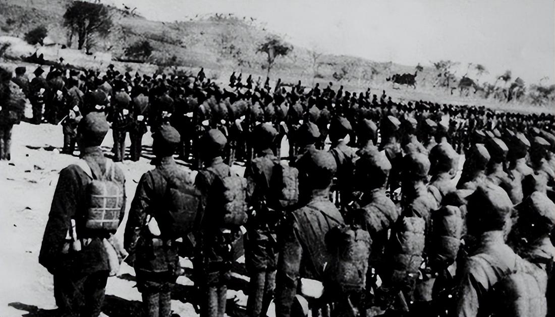 1970年老人去部队看儿子被哨兵拦下,老人:让你们师长跑步来见我