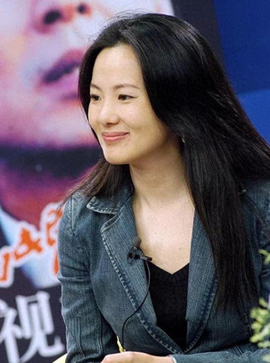 回顾低调影后咏梅:结婚20年不生子,身价上亿租房住马场太飒了!