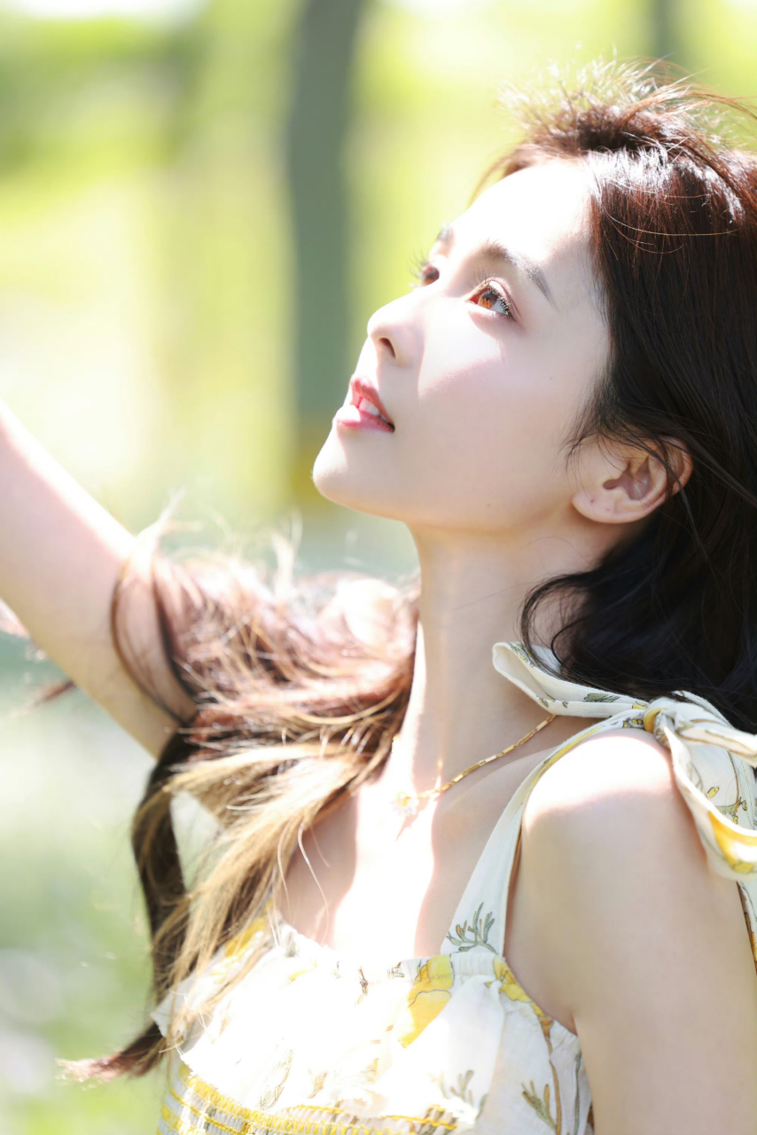 白鹿清纯可爱少女