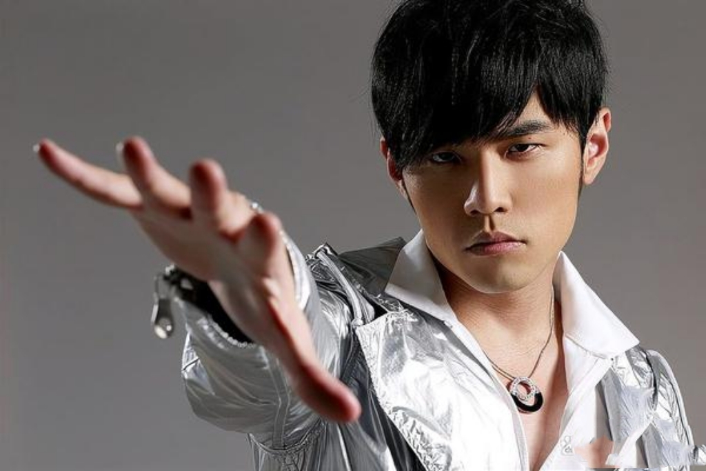 中共地下党世家出身,华语乐坛巨星周杰伦