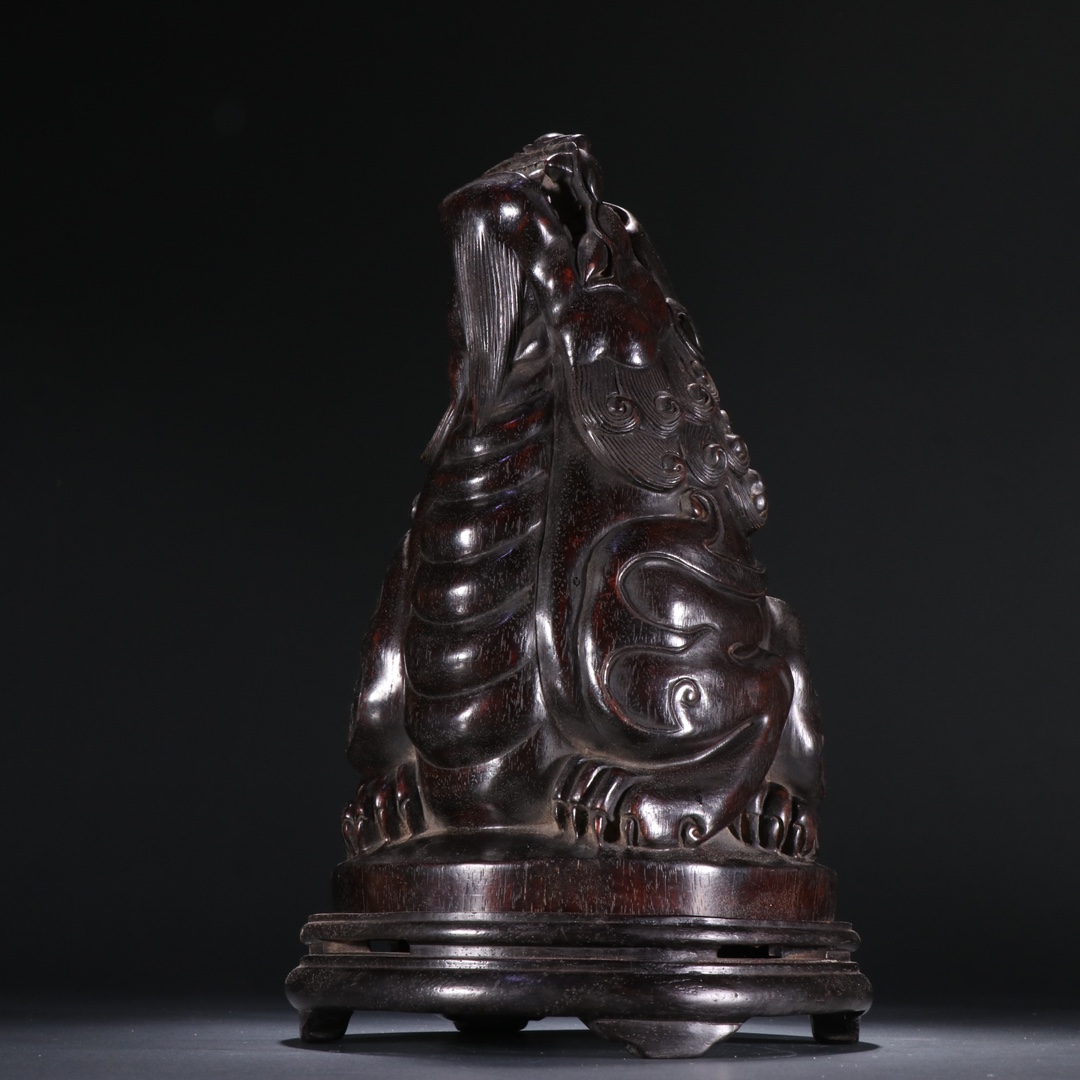 清代 紫檀望天吼香薰 尺寸:高23cm 宽13cm 重782g
