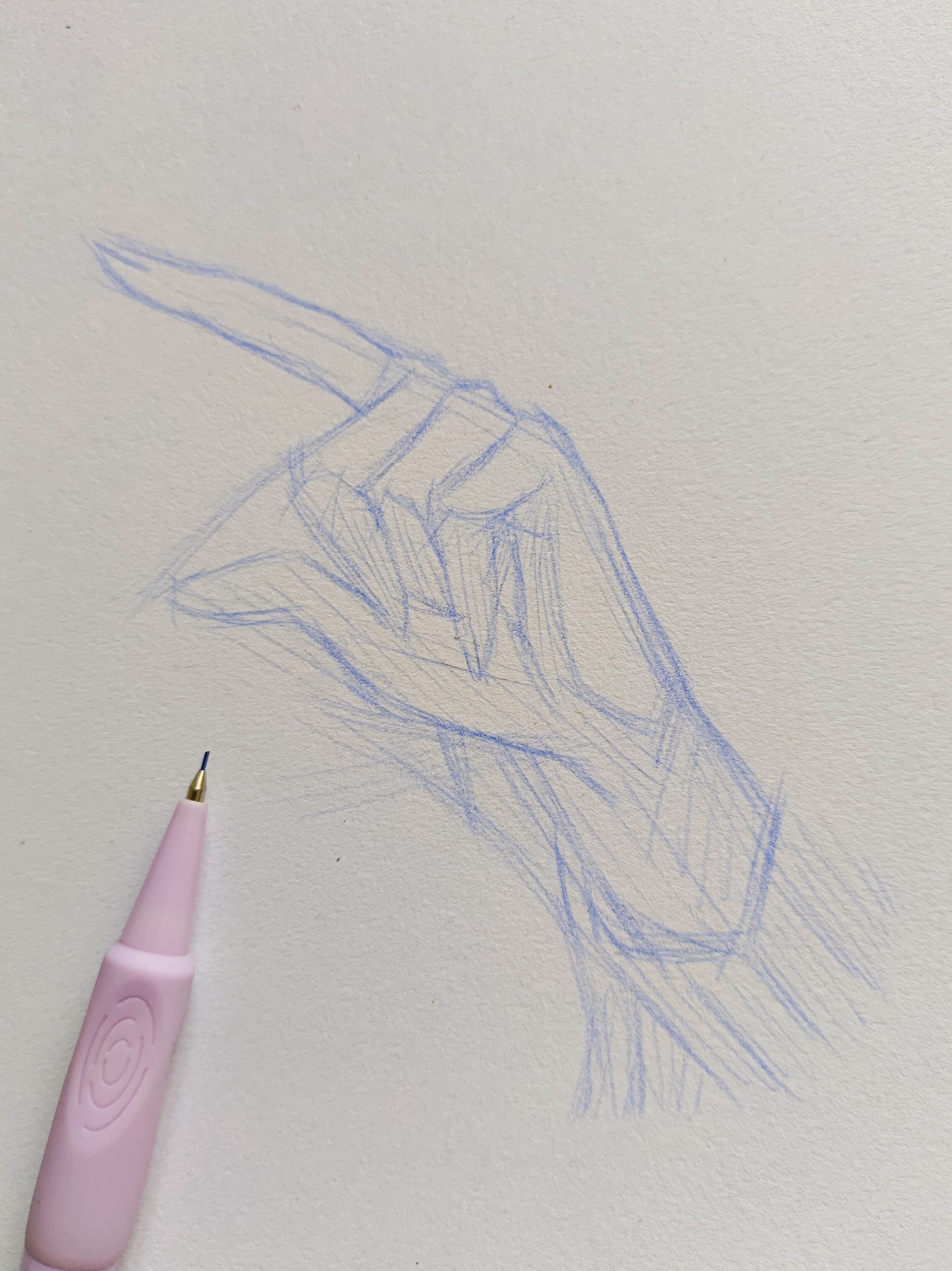 日子照样过 没有不快乐 也没有很快乐 只是晚上很