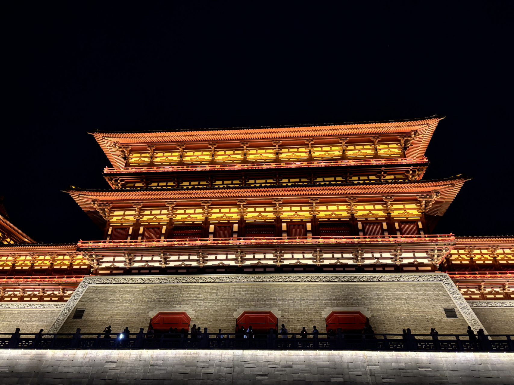 城市点评#  到洛阳旅行的话,不妨去感受一下应天门广场的夜景.