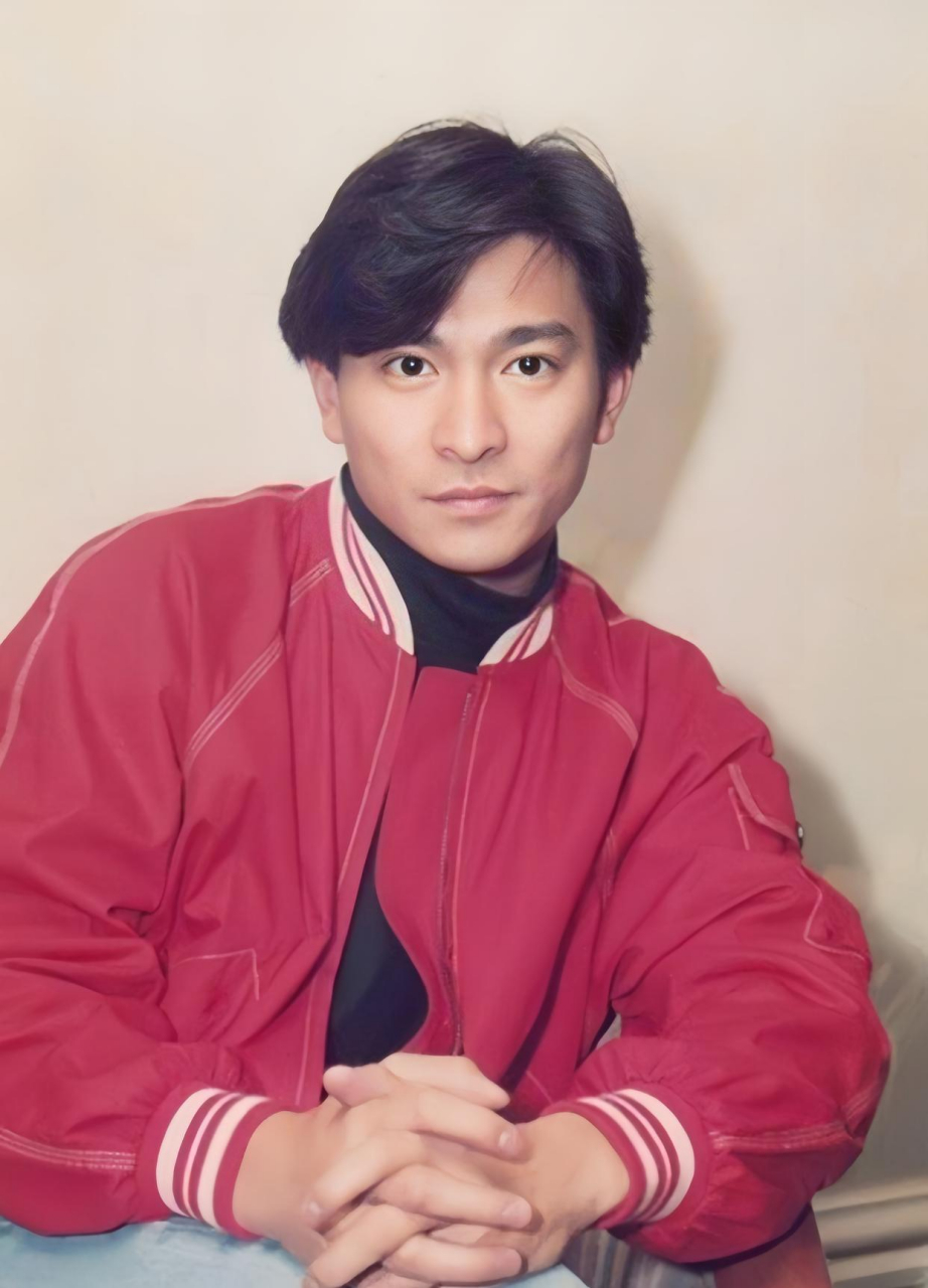 有没有人觉得,何家劲和刘德华长得像同胞兄弟呢?