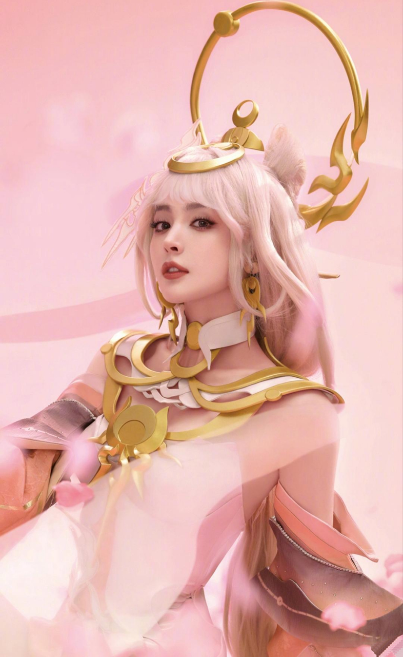 娜扎cos粉衣貂蝉