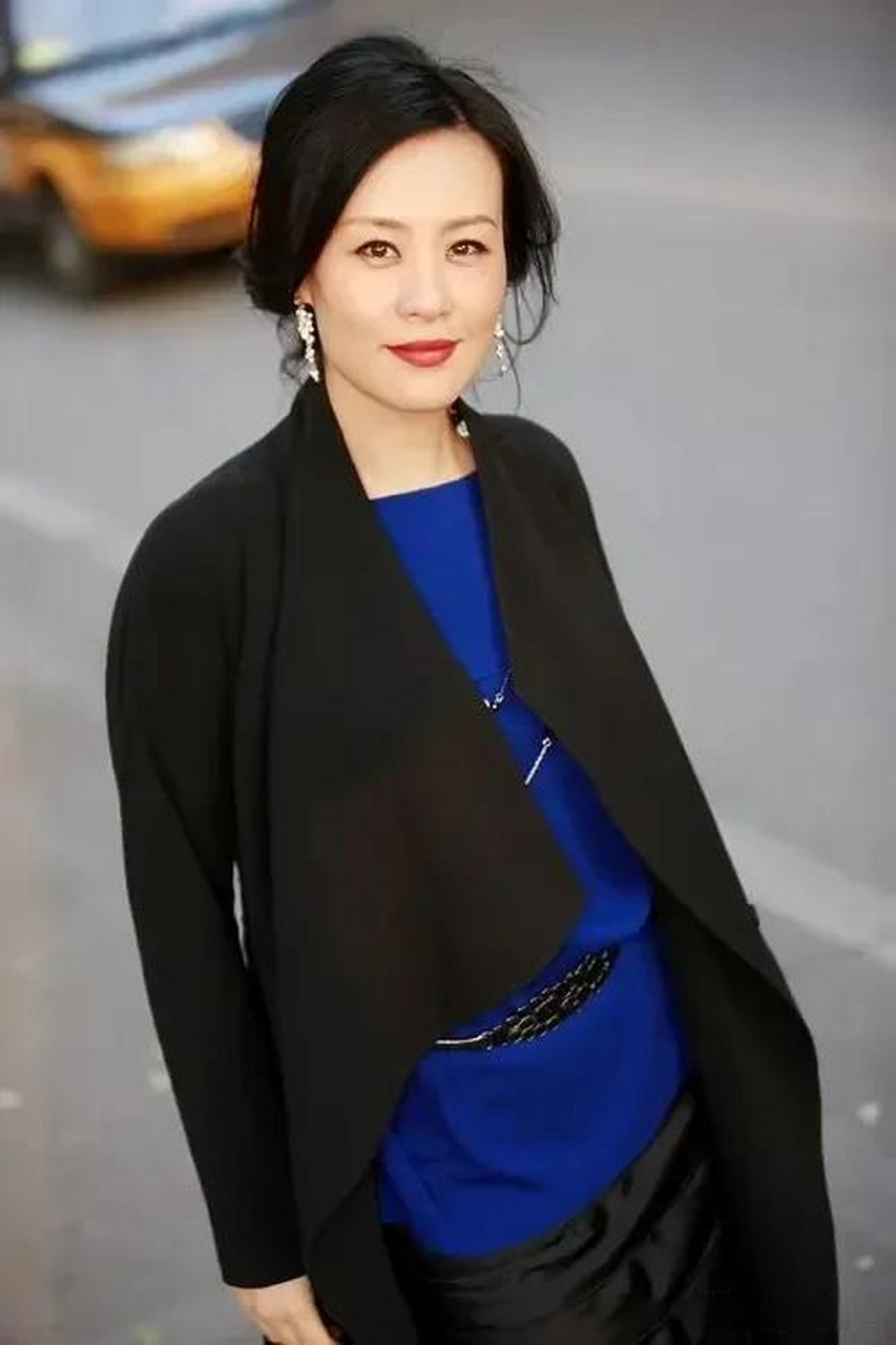 邬君梅颜值出众