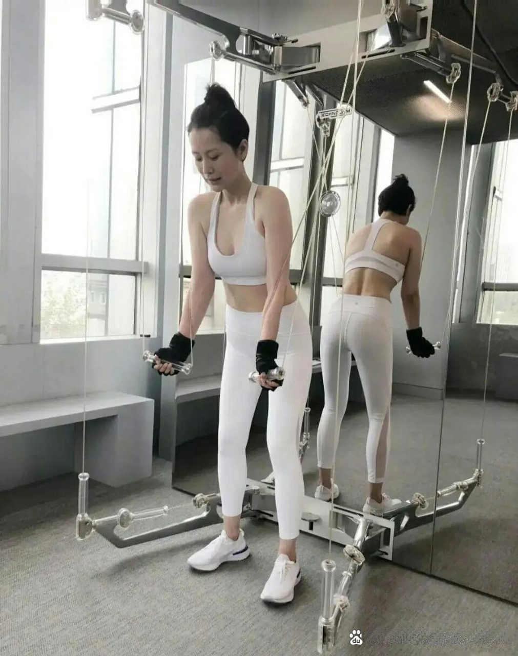 海清晒出健身照