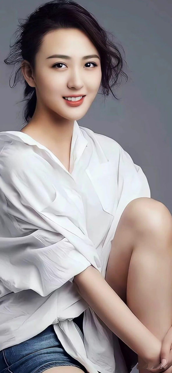 徐小飒87年出生于甘肃省天水市