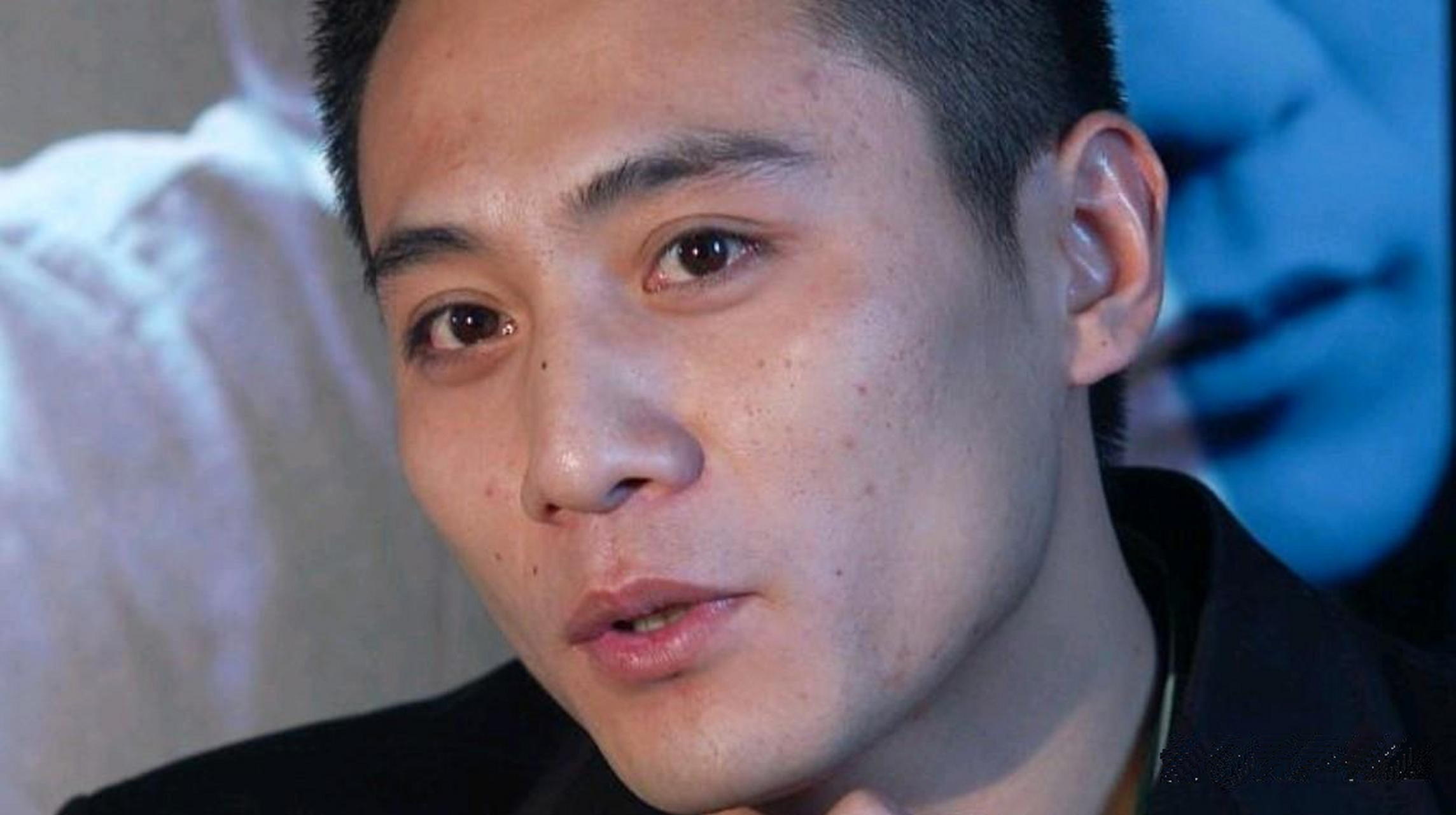 朱一龙和刘烨的眼睛,好像,有么有?都是一双桃花眼,形状一模一样