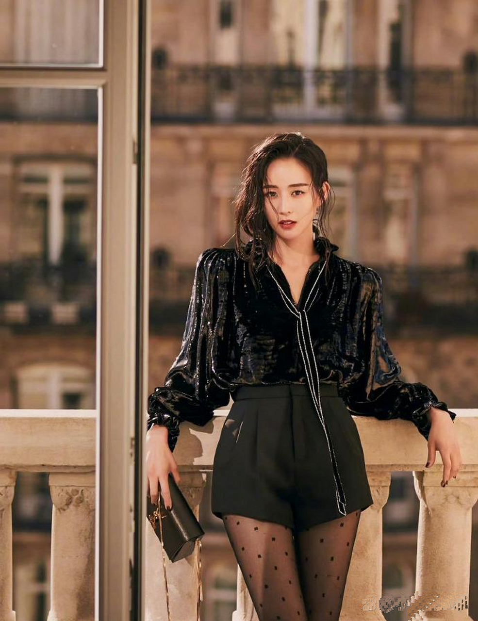 张钧甯黑丝秀美腿,完美身材,气质佳!