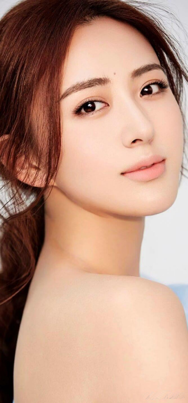 徐小飒87年出生于甘肃省天水市