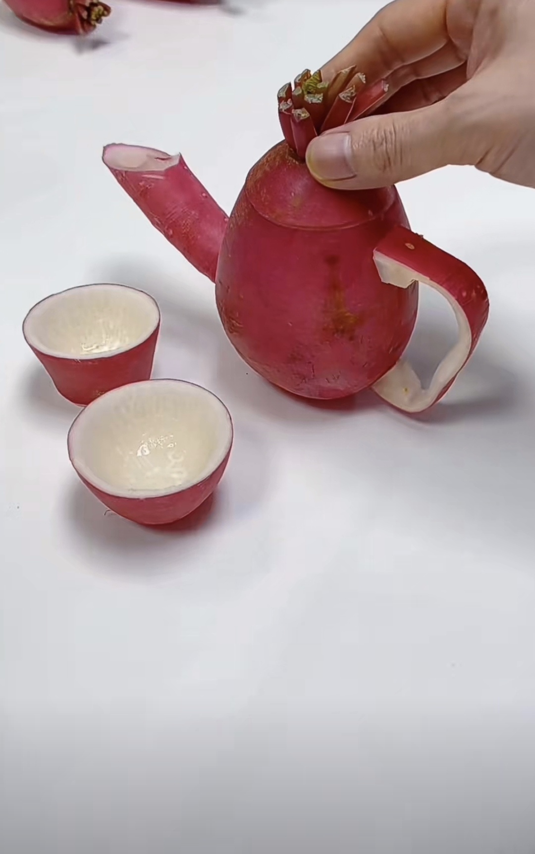 定制的茶具到了有来家里喝茶的吗?