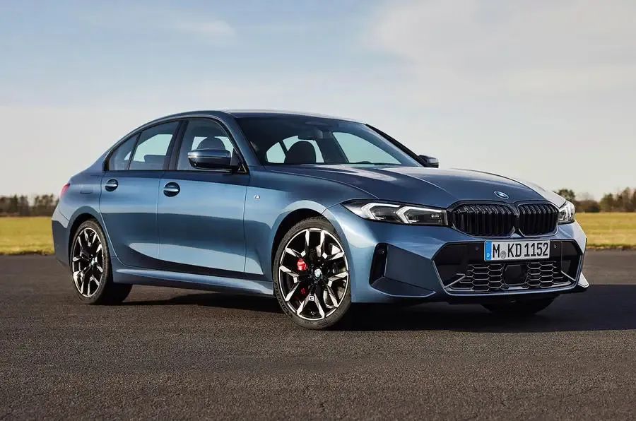 新款宝马3系近日发布了其插电式混合动力车型