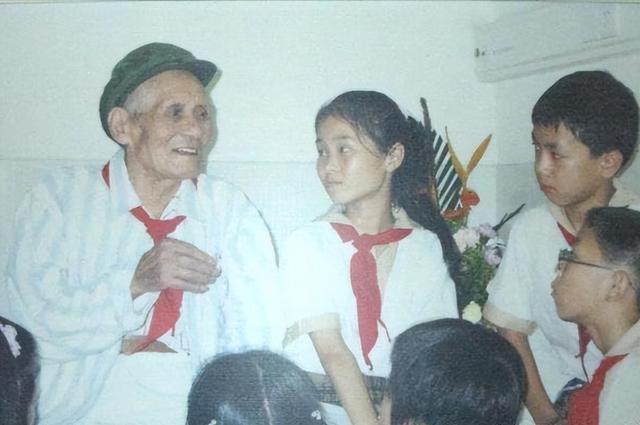 狼牙山五壮士葛振林,得知儿子卖自己的勋章吸毒,亲手将他送警局