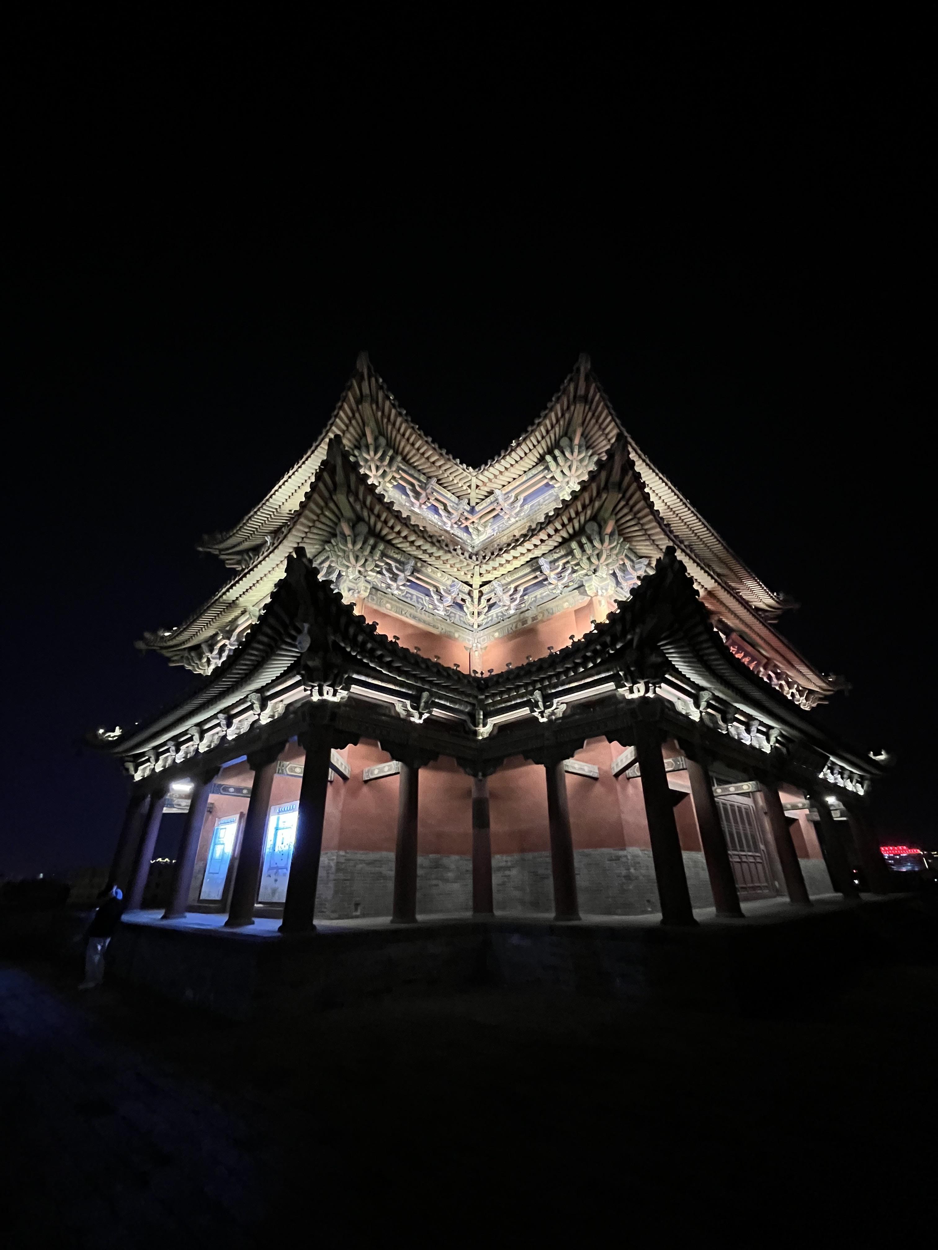 山西大同古城一日游:观华严寺,善化寺,登古城墙,品特色美食
