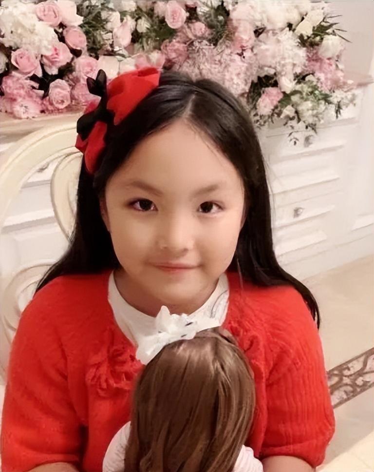 刘德华女儿太漂亮了,恐怕是娱乐圈颜值最高的星二代了吧!