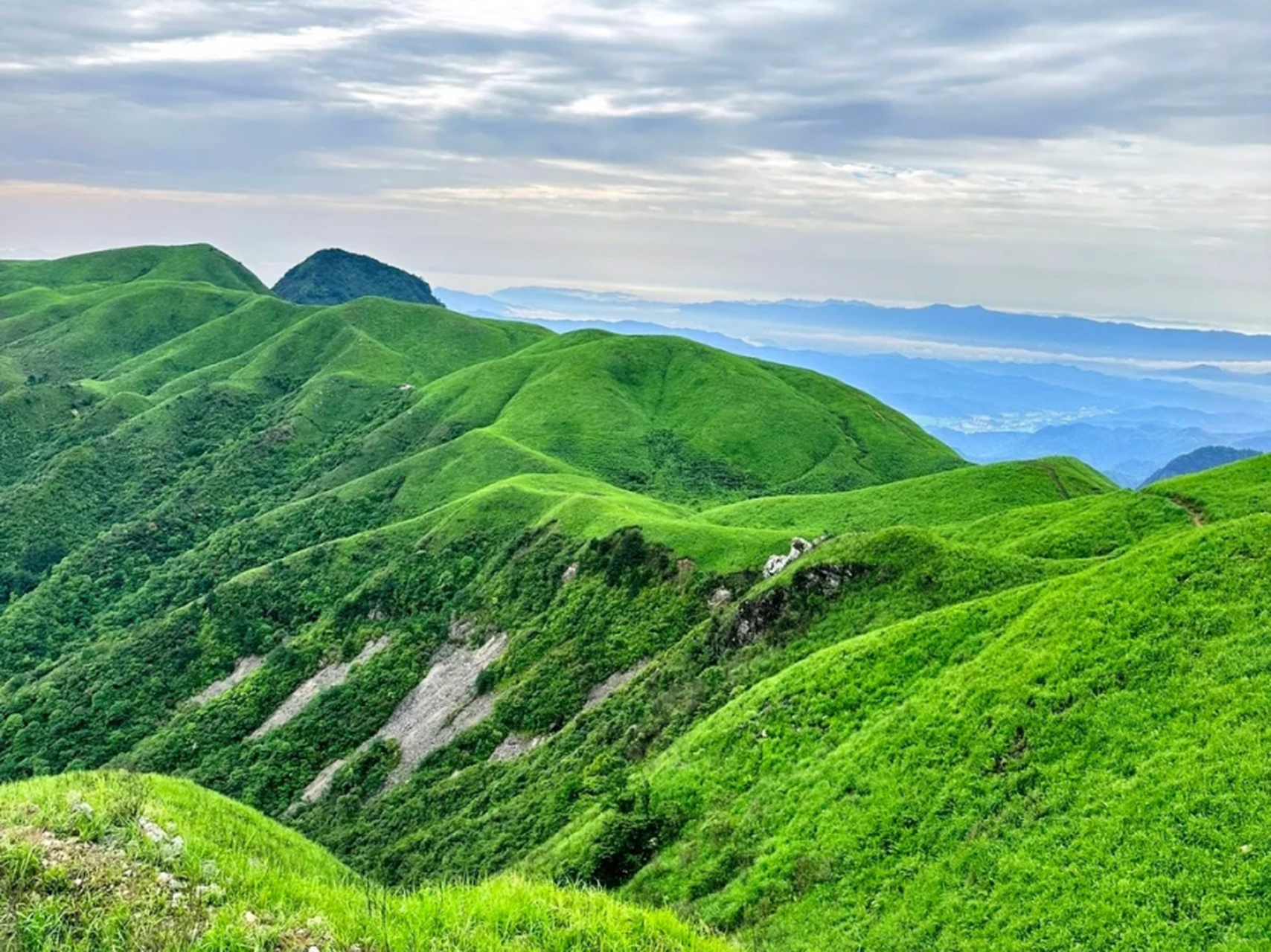 看日出云海,高山草甸 郴州人也有自己的"武功山",那就是青鹅仙!