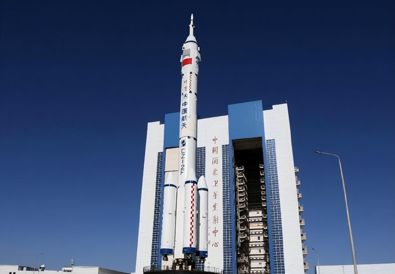 中美航天差距有多大?美国登月再度推迟,nasa局长揭示两大问题