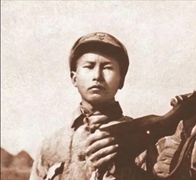 葛振林记得,当时,他是和战士宋学义手挽手跳下悬崖的.