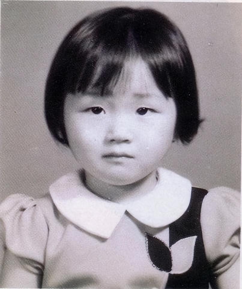万绮雯:曾非甄子丹不嫁,与陈十三相恋七天闪婚,54岁风采依旧