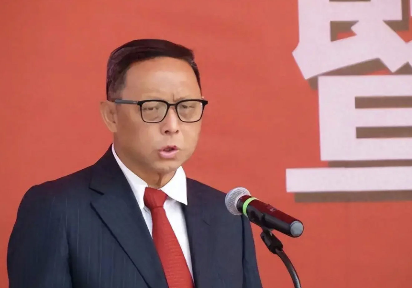 云南首富李晓明移民美国?40亿资金去向成谜!