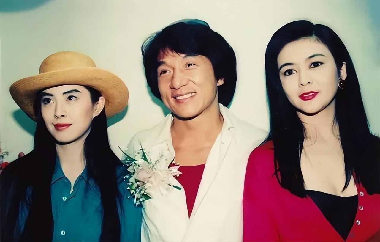 白发,眼神无光,成龙现状令人唏嘘,但还有更糟糕的事情正在发生