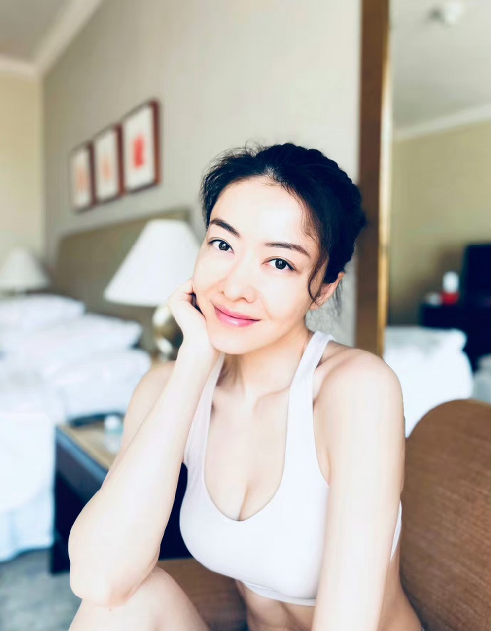 熊黛林,运动背心,好身材是锻炼出来的!