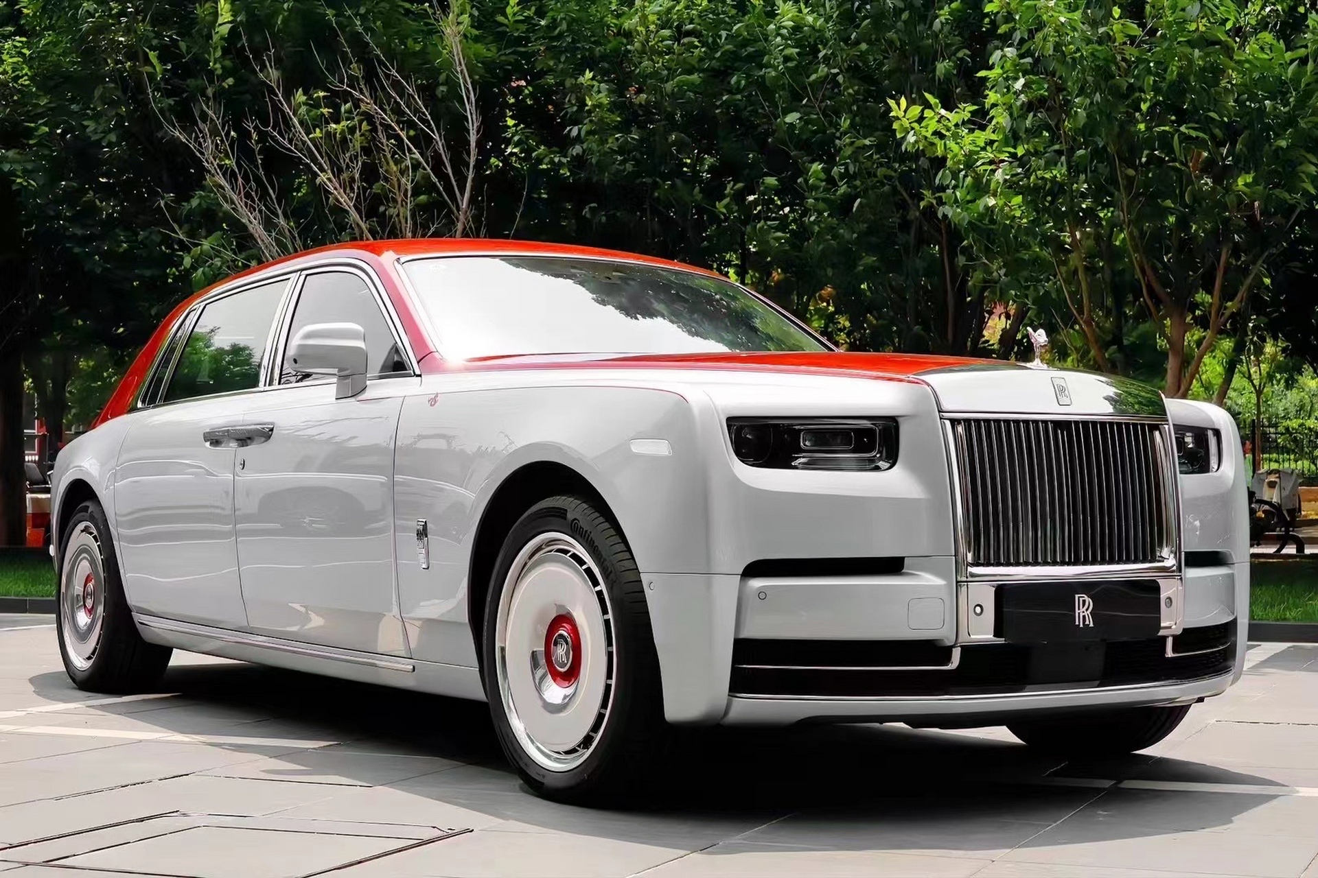 劳斯莱斯幻影加长龙版限量版